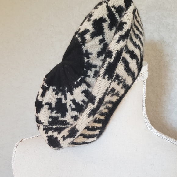 Exho baret wool material - Picture 1 of 6